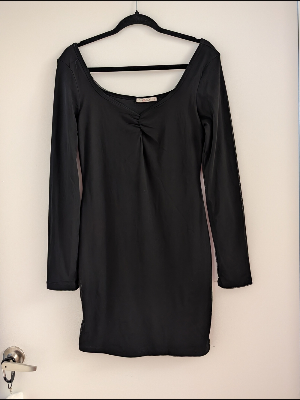 Classic Black Long-Sleeve Scoop Neck Dress